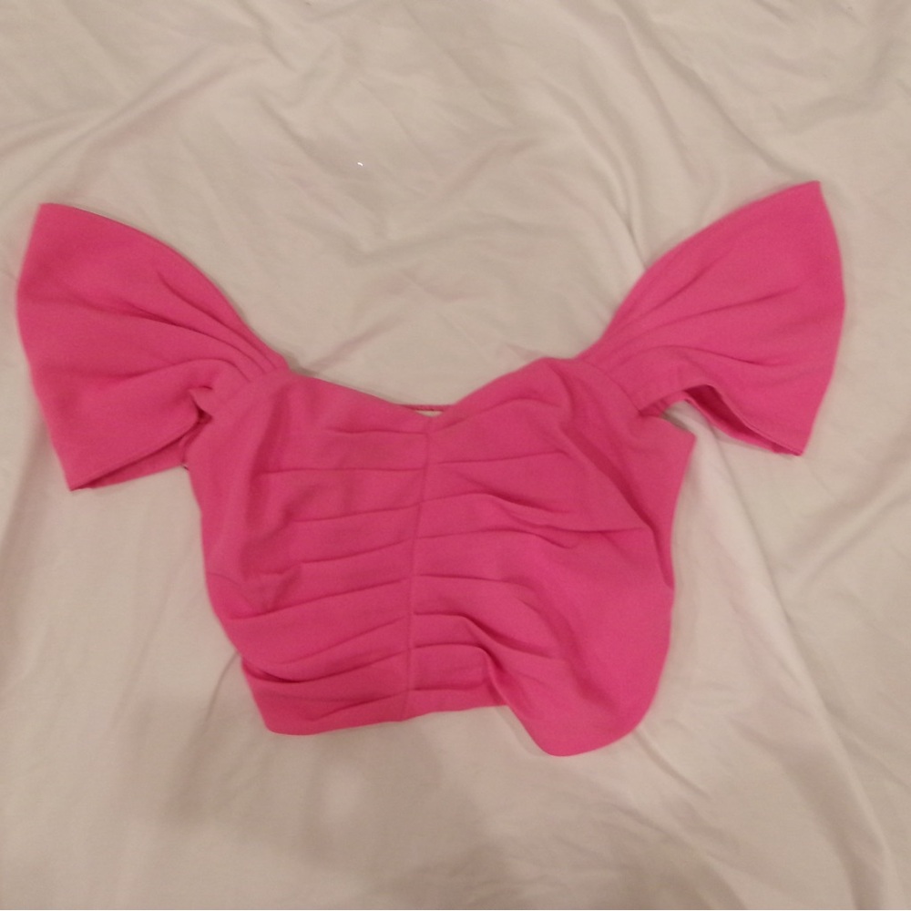 hot pink off the shoulder adorable top only worn once